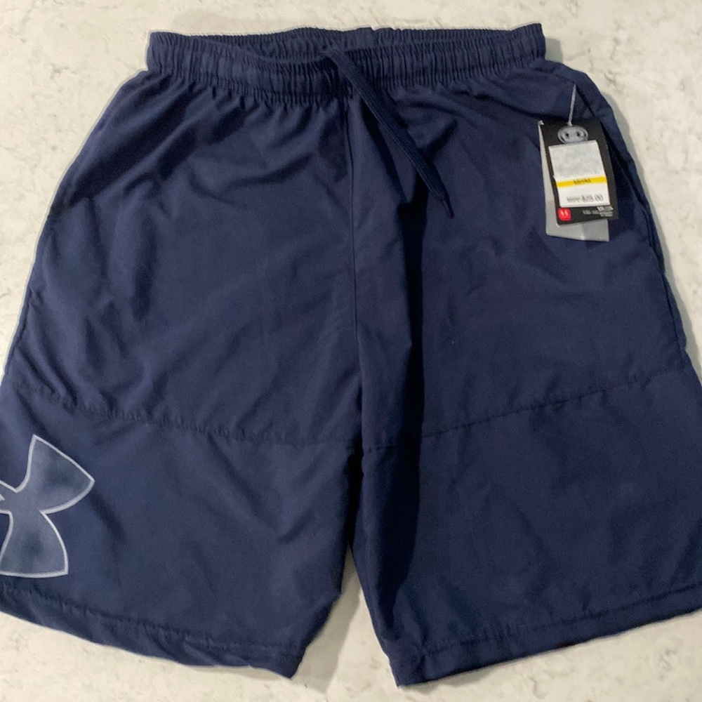 Mens under armour nylon shorts size Medium